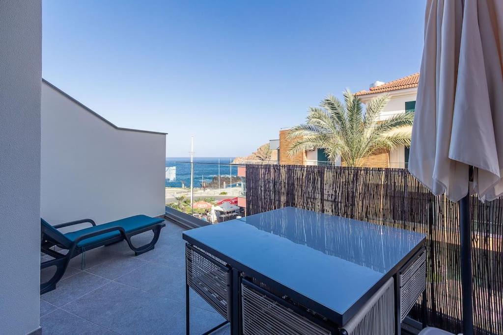 Luxury And Modern Apartment In Porto Moniz Center Bagian luar foto