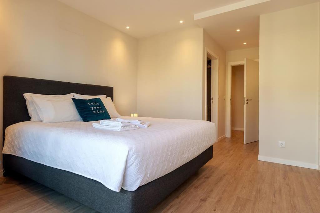 Luxury And Modern Apartment In Porto Moniz Center Bagian luar foto