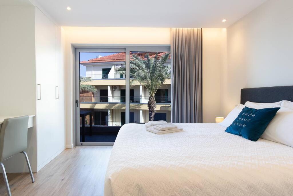 Luxury And Modern Apartment In Porto Moniz Center Bagian luar foto