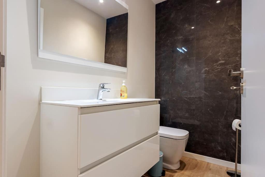 Luxury And Modern Apartment In Porto Moniz Center Bagian luar foto