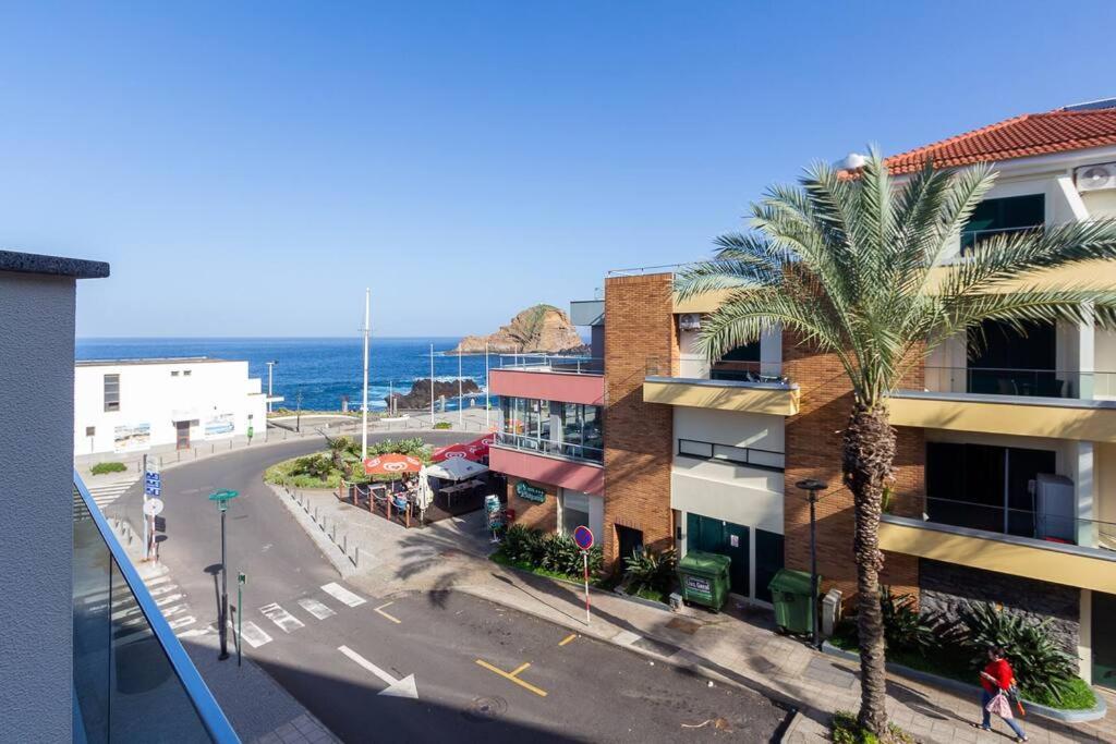 Luxury And Modern Apartment In Porto Moniz Center Bagian luar foto
